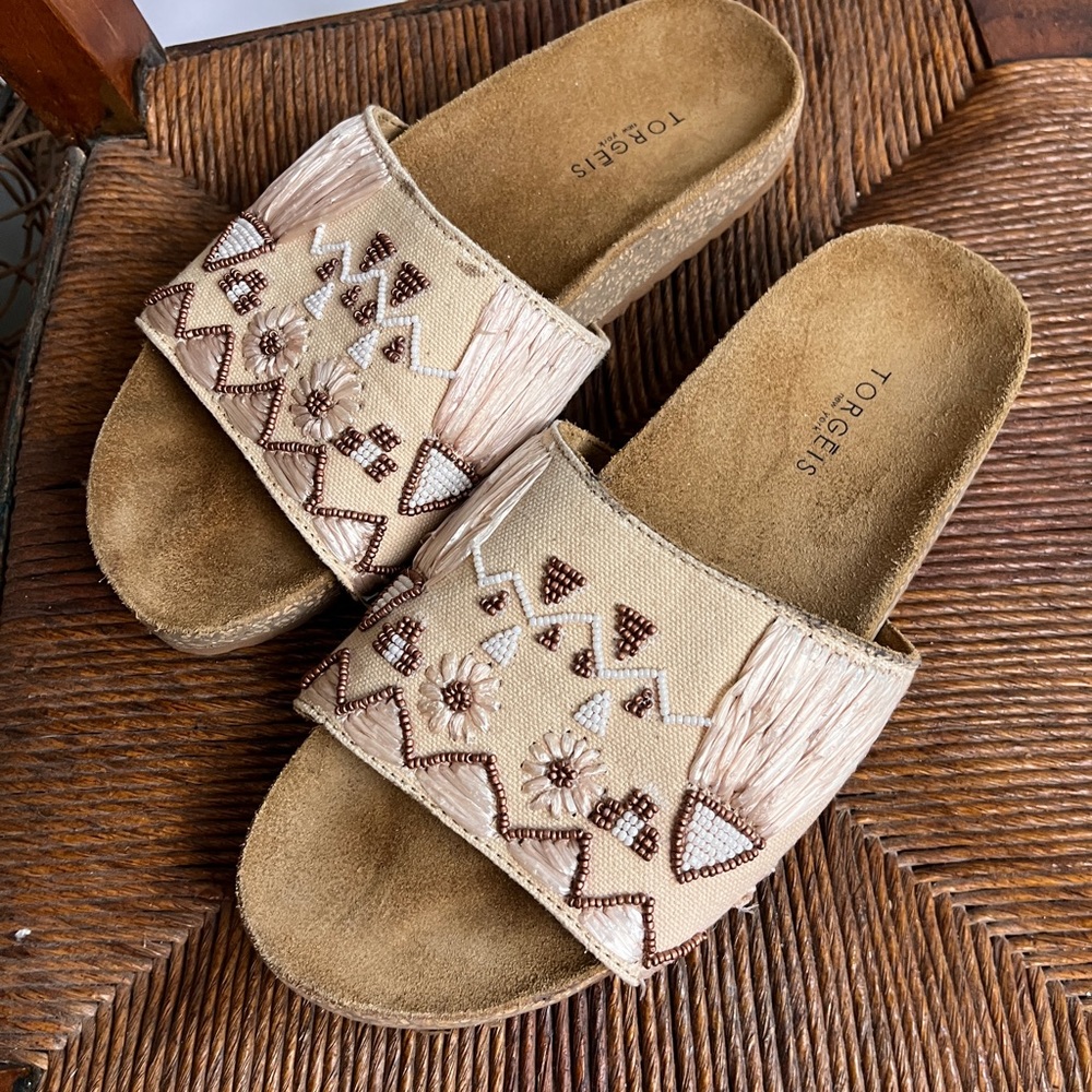 Women’s Torgeis Delilah beige sandals, size 6 beachcore summercore resort wear